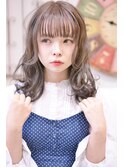 しっかりカールの大人可愛い小顔ミディアムヘア