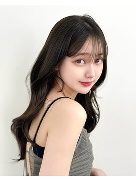 アマトウキョウスマートサロン(AMA TOKYO×Smart Salon) 韓国ヘア　レイヤー　顔まわり