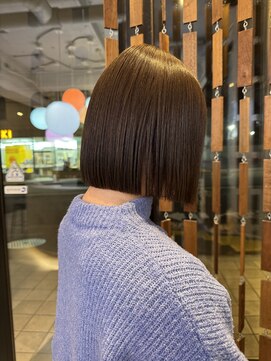 ロロネー 池田(Lolonois) 切りっぱなしボブ