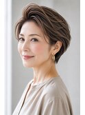 40代に人気！前髪なしで上品に魅せるハイライトショート