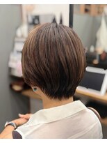 ロッカ(ROCCA) 柔らかブラウンの丸みショート