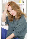 やわらかなカールで、キメ過ぎないけどまとまるリラックスミディ