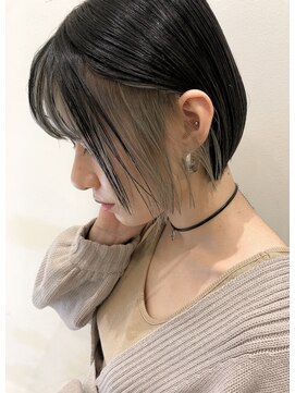 トルネード(TORNADO) 外国人風ミニボブ  インナーカラー グレージュ