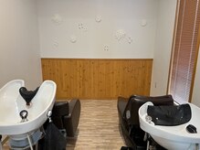 ヘアサロン エマ(HAIR SALON emma)の雰囲気（半個室で癒やしのシャンプータイムを提供致します♪【emma高崎】）