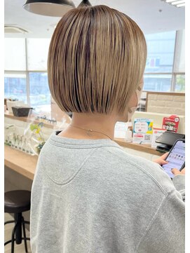 ソソ(soso) 【soso 伊勢田】ぱつっとミニボブ【横浜/ブリーチ】