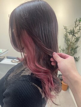 ユニ 江坂(Uni.) インナーカラー イヤリングカラー ピンク ホワイトピンク