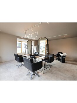 カウンセリングから仕上げまでマンツーマンで対応◎些細なお悩みも、どんなことでも相談しやすいサロン♪