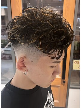 スワッグバーバースタジオ(SWAG BARBER STUDIO) メッシュパーマスキンフェード