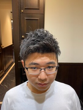 ブロートーキョー 有楽町店(Bro Tokyo) ツーブロアップバング/アイロンパーマ/メンズカット/ショート