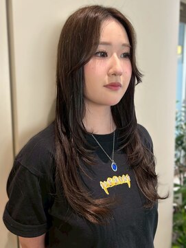 ユニバイリサ 天神大名店(uni by risa) レイヤーカット 顔周りカット ローレイヤー ダークブラウン 艶髪