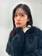 オーシャン(Ocean) セミロング ブラウンベージュ シースルーバング 黒髪 艶髪