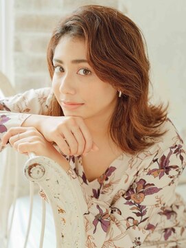 ヘアーアンドメイク ルナルナ 山形南店(HAIR&MAKE LUNALUNA) 段カットで作る、こなれ感のある切りっぱなしミディアム