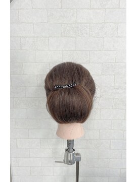 サロン Salon アイ アート シンプルシニヨンスタイル