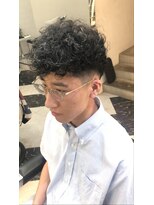 メリケンバーバーショップ フクオカ(MERICAN BARBERSHOP FUK)&nbsp;かき上げヘアショートレイアーくせ毛風パーマコンマヘア94
