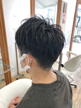 ヘッズ 本八幡店(HEADS) MEN'S HAIR  センターパート　ツイストスパイラル　コンマヘア