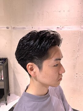 フランクスバーバーザスタンド(Frank’s barber the stand) スペインカール/スパイキーショート/フェザーパーマ/飯田橋F