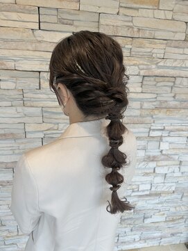 リースリー(Re.3 connecting beauty) ヘアセット、結婚式お呼ばれヘア