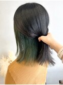 インナーカラーグリーン×ダークグレージュ＊外ハネミディアム