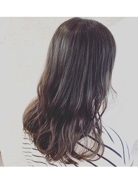 ルッソリベラ 池袋(Lusso libera) ツヤ髪ゆる巻きロング　地毛風カラー◎30代40代50代
