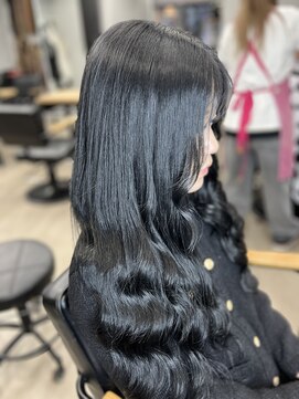 ワン(ONE) 黒髪ロング