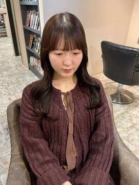 リタ(Lita) ゆるレイヤーカット/シースルーぱっつん前髪