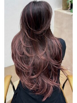 ヌエン 渋谷(NU/EN) バタフライレイヤーカット/バレイヤージュカラー/ハイライト