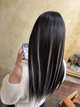 ユニーク(UniQ) エクステ×ハイライト