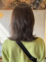 ウイ(ui)&nbsp;透明感ブラウン×外ハネミディ