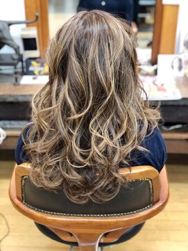 ベル(BELL) 白髪染めでもハイライトカラー♪【BELL桜新町/用賀】