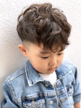 モアナ バイ ヘッドライト 武蔵小杉店(Moana by HEADLIGHT) キッズ刈り上げ☆パーマ