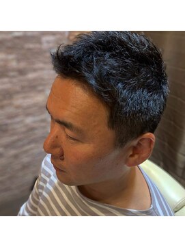 アールドボーテ 理容室(R de Beaute) 爽やかさを印象づけるカジュアルボウズ<理容室>