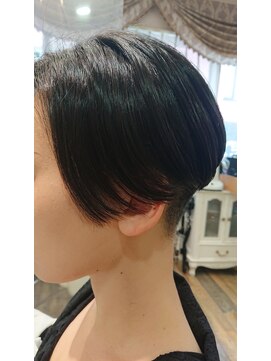 ミエル ヘア 新宿(miel hair) 【miel hair新宿】刈り上げハンサムショート【新宿】