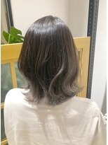 シャメル(Chamel)&nbsp;透明感グレージュカラー◇外ハネレイヤーボブ