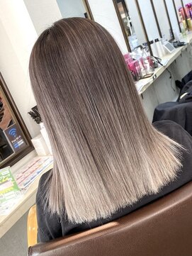 ユートピア(U topia) バレイヤージュ/ハイライト/ビタミンカラー/メルティカラー