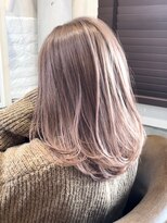 ボタニカル(BOTANICAL) 大人可愛い透明感ミルクティーブラウン束感ミディアムロング