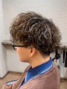 ミオ ベガ(Mio'' VEGA) 【京都カラーパーマ】波巻きハイライト