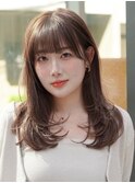 顔周りレイヤーカットくびれヘアミルクティーベージュカラー