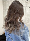 巻き髪が生えるグラデーションカラー×レイヤーカット表参道