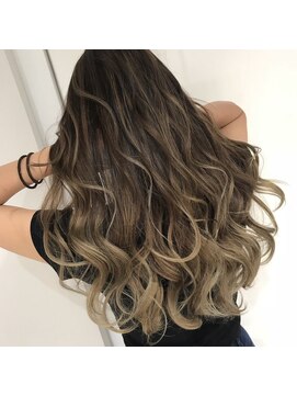 エル(L by truecreation) ブリーチ/春日部/ダブルカラー/学割U24/顔周り/ハイトーン/韓国