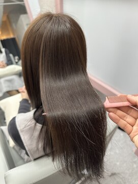 ランプシー(Lampsi) 自然なまとまりとツヤを叶える【髪質改善ストレート】