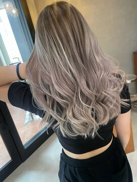 ウェイビーズ(WAVY'S) xブリーチ/イメチェン/ホワイトブロンド/外ハネボブ/美髪/