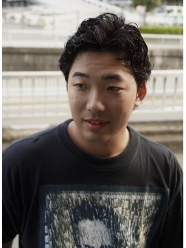 ツークツワンク バーバー 新宿(ZUG2WANG BARBER) パーマ