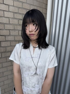 シイ(SIE) 顔まわり重ためミディアムレイヤー☆☆