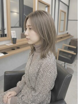 ソッカ(socca) くびれグレージュミディ