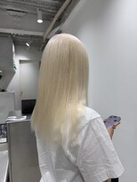 イル 天神大名店(ill) ホワイトブロンド/抜きっぱなし(天神/大名)