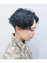 エイム ヘアメイク 横川店(eim HAIR MAKE) かっこいいセンターパートヘア × スパイラルパーマ