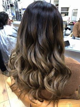 トゥエンティーフォー 泉大津店(24) スモーキーアッシュグラデーションカラー