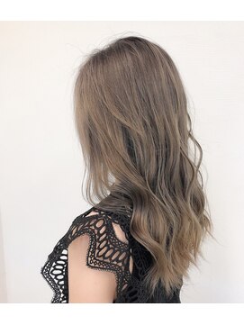 フェアリーテール つきのわ店 ベージュカーキアッシュ