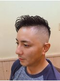 スキンフェードサイドパート