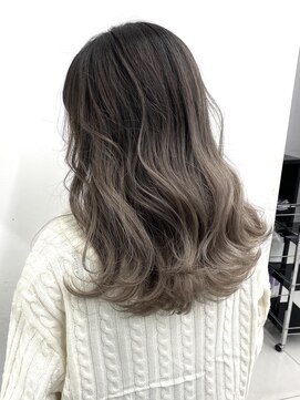 アライブ キチジョウジ(ALIVE Kichijoji) 【ALIVE吉祥寺】グラデーションカラーグレージュ